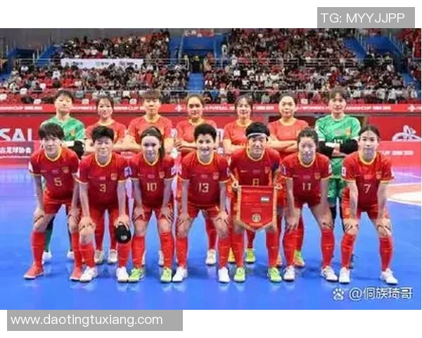 中国足球队在泰国热身赛中展现实力期待未来国际赛场的突破与发展