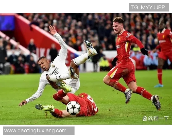 欧冠足球盛宴即将开启各大豪门争夺荣耀之战引发全球关注 欧冠足球盛宴即将开启各大豪门争夺荣耀之战引发全球关注